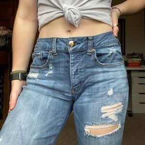 AE Button fly tomgirl jeans